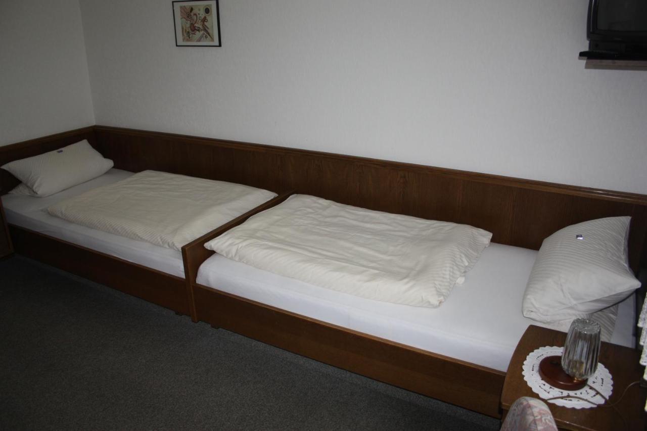 Gasthof-Pension Hunaustuben Schmallenberg Zimmer foto